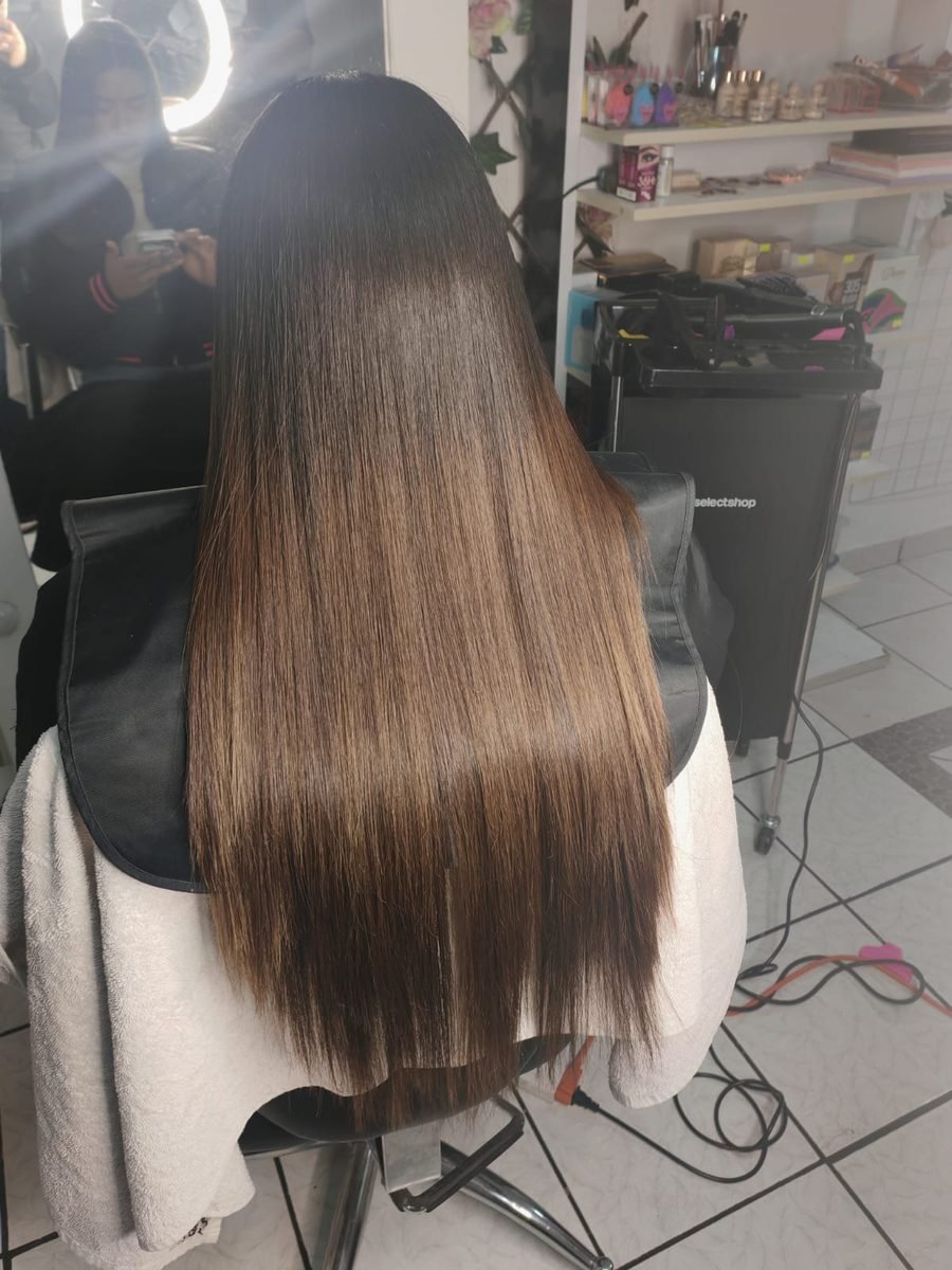 Extensiones de cabello largo y negro brillante