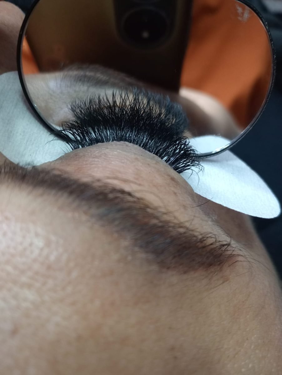 Extensiones de pestañas profesionales - efecto dramático